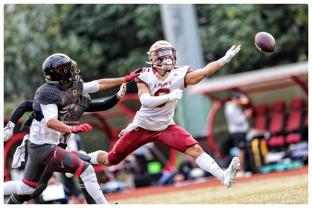 橄榄球总决赛即将打响，冠军归属成谜的简单介绍