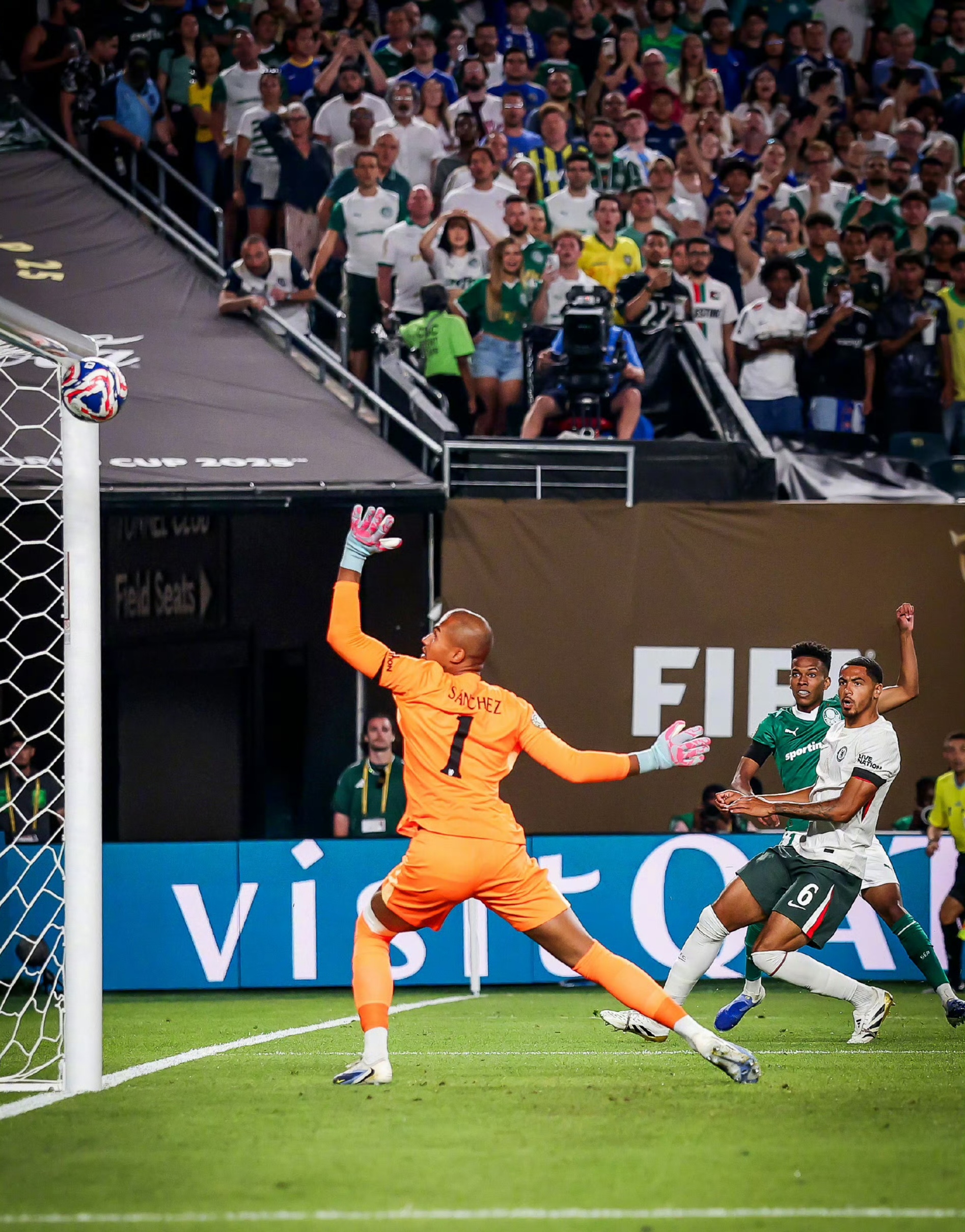 年终总决赛横扫戴维斯杯，西西帕斯统治全场