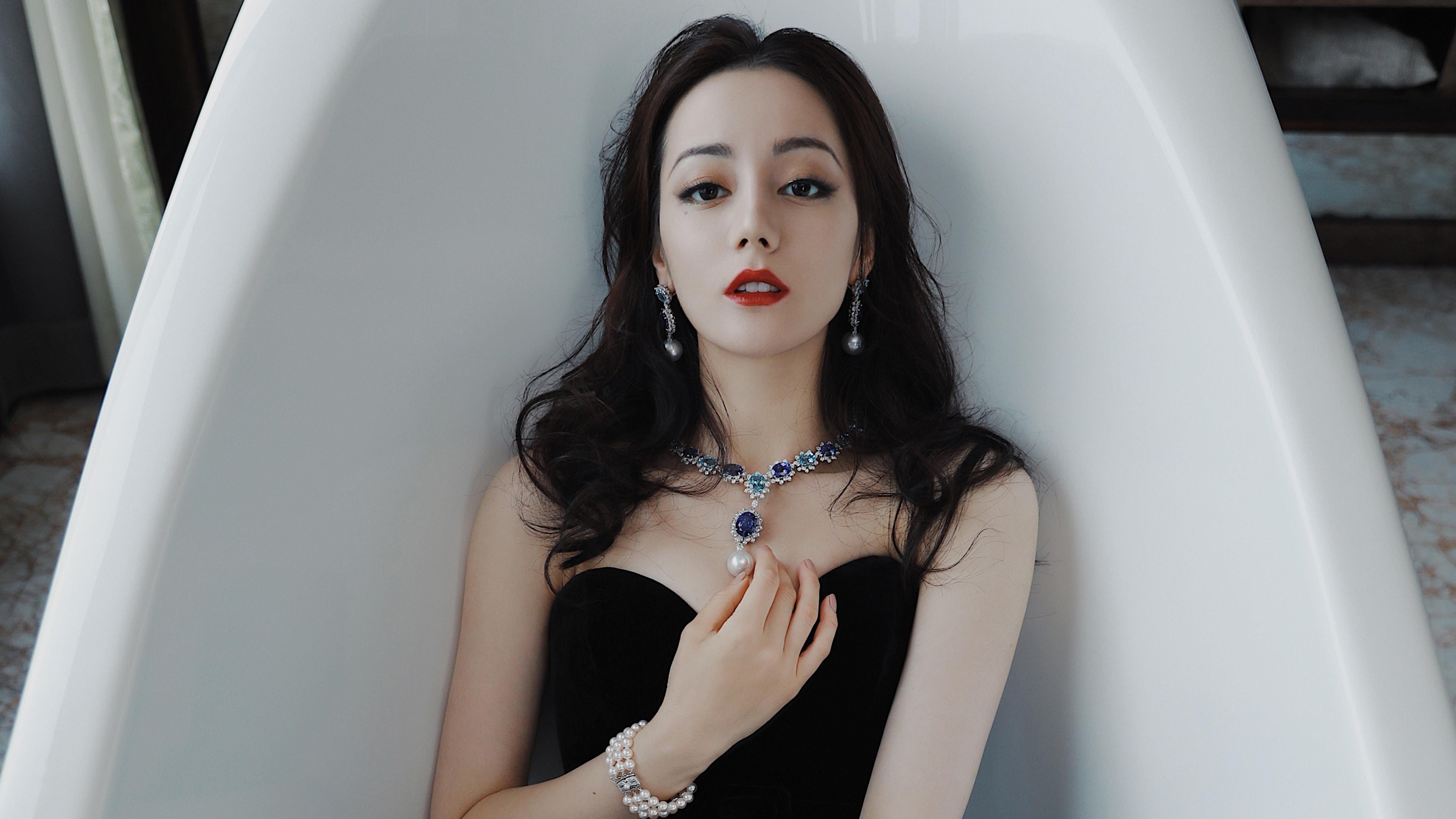 铁血堡垒的奇迹夜，法比尼奥一传一射，毕尔巴鄂掀翻巴黎巨舰