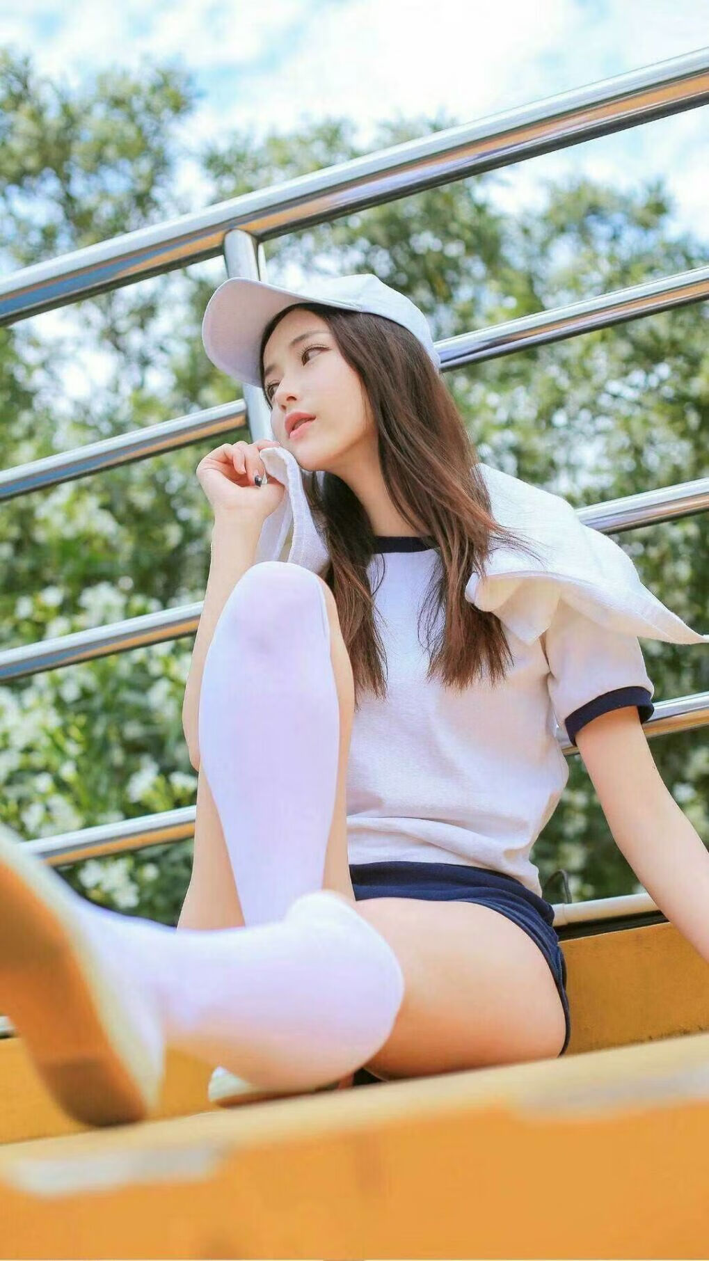 极速弯道与魔鬼主场，当维斯塔潘的方向盘遇见山西队的篮筐