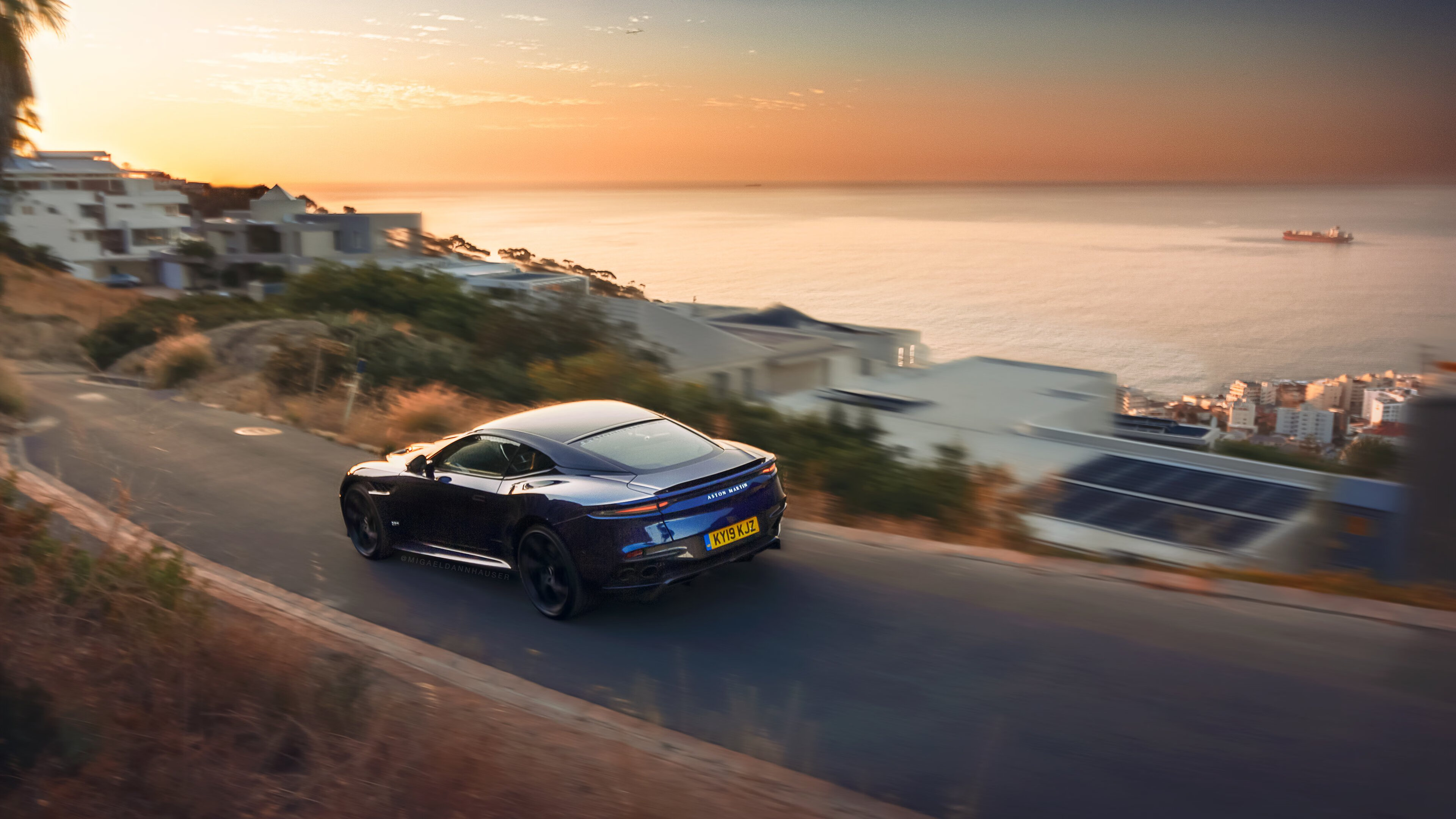 极速弯道与魔鬼主场，当维斯塔潘的方向盘遇见山西队的篮筐